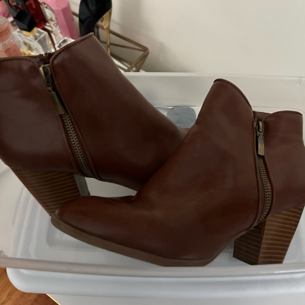 Style & Co chestnut booties